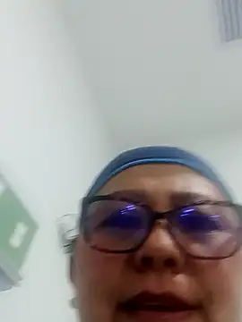 Snapshot of Darly_Gomez chatting on 02/26/25, 12:38 Darly Gomez online show from 02/26/25, 12:38