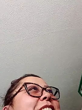 Snapshot of Darly_Gomez chatting on 03/05/25, 09:15 Darly Gomez online show from 03/05/25, 09:15