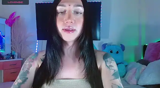 Snapshot of karla_zambrano chatting on 12/17/24, 10:22 karla zambrano online show from 12/17/24, 10:22