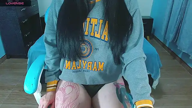 Snapshot of karla_zambrano chatting on 11/26/25, 08:54 karla zambrano online show from 11/26/25, 08:54