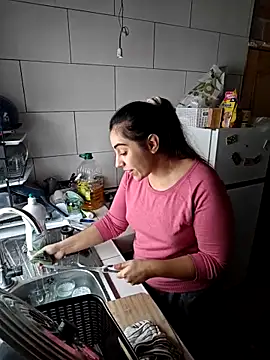 Snapshot of Ursumi1 chatting on 12/19/25, 11:06 Ursumi1 online show from 12/19/25, 11:06