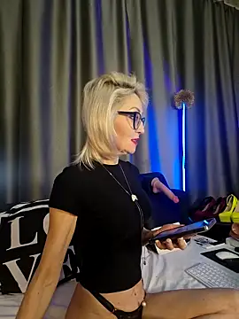 Milforja online show from 12/17/25, 06:36