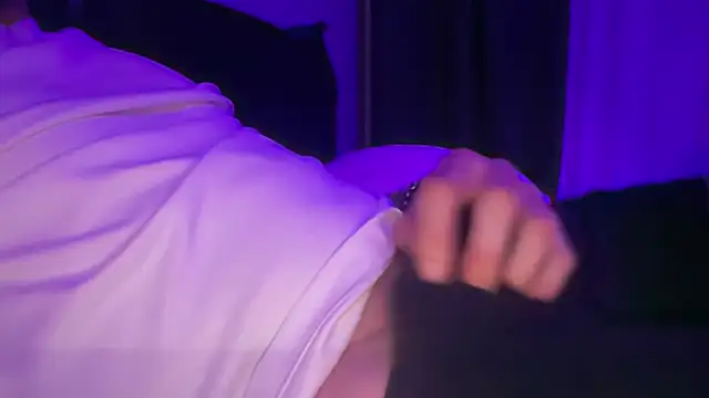 Snapshot of cottonmouth933 chatting on 11/17/25, 10:04 cottonmouth933 online show from 11/17/25, 10:04