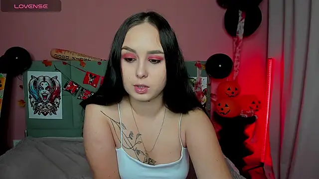 BeatriceReeves online show from 10/27/25, 01:09