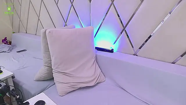 Ishtar Divine online show from 01/15/25, 10:49