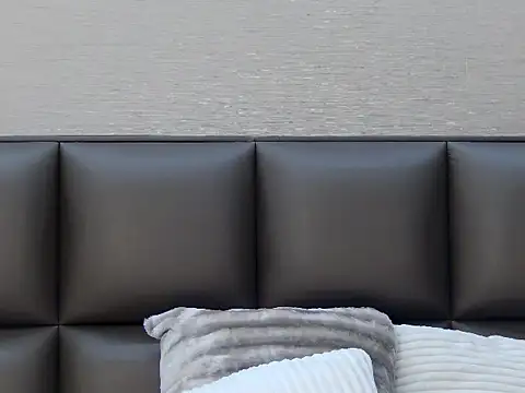 FoxyJoy online show from 04/01/26, 11:00