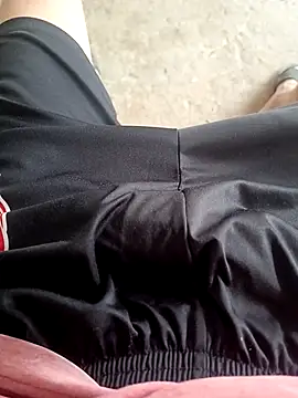 Snapshot of paubabando_ chatting on 11/26/25, 12:06 paubabando online show from 11/26/25, 12:06