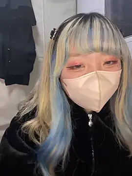 Snapshot of YUNA-yuna chatting on 12/27/24, 11:28 YUNA-yuna online show from 12/27/24, 11:28