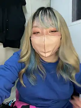 Snapshot of YUNA-yuna chatting on 01/06/25, 04:23 YUNA-yuna online show from 01/06/25, 04:23