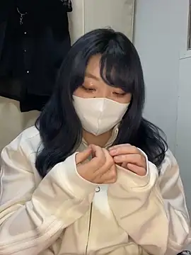 Snapshot of YUNA-yuna chatting on 01/23/25, 02:17 YUNA-yuna online show from 01/23/25, 02:17