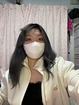 Snapshot of YUNA-yuna chatting on 02/19/25, 04:00 YUNA-yuna online show from 02/19/25, 04:00