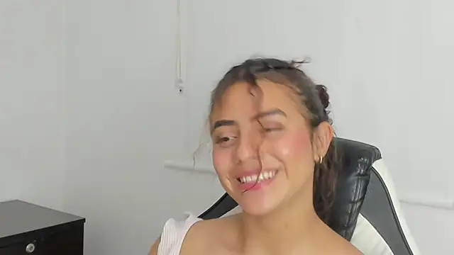 yaya23x online show from 01/14/25, 03:26