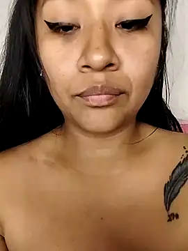 Snapshot of ineliveca chatting on 12/23/24, 07:28 ineliveca online show from 12/23/24, 07:28