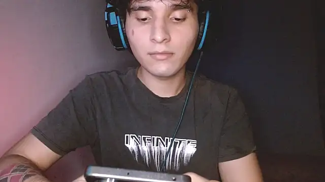 Charley quin online show from 10/23/25, 03:39