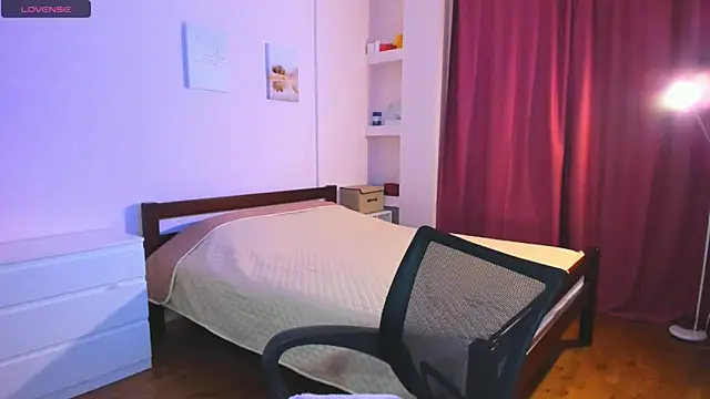 Snapshot of Ellista chatting on 02/28/25, 02:09 Ellista online show from 02/28/25, 02:09