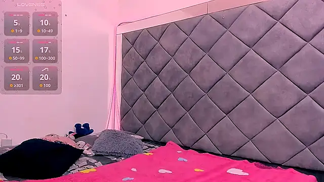 Nellyhills online show from 11/26/25, 11:00