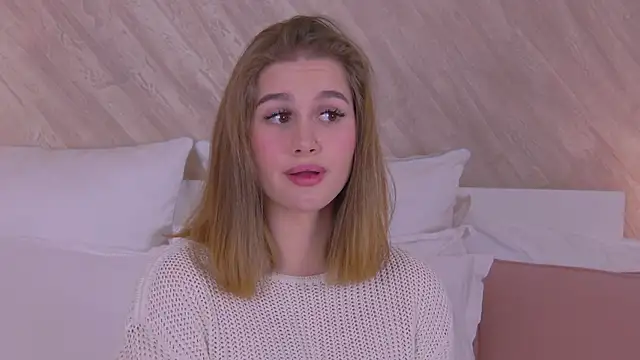 EllieHayes online show from 12/16/24, 03:54