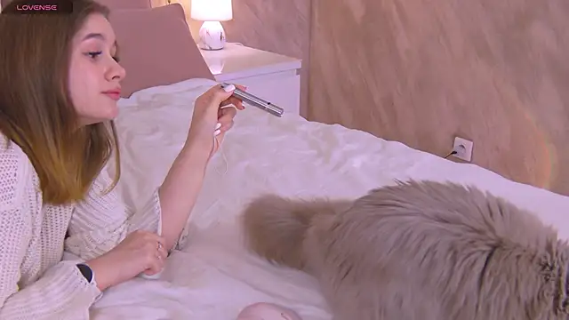 EllieHayes online show from 02/22/25, 04:29