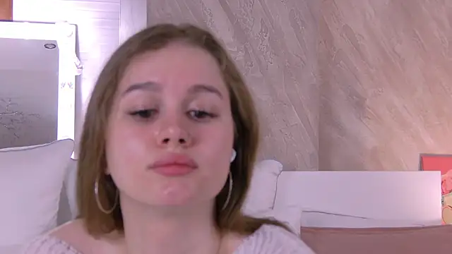 EllieHayes online show from 09/21/25, 05:14