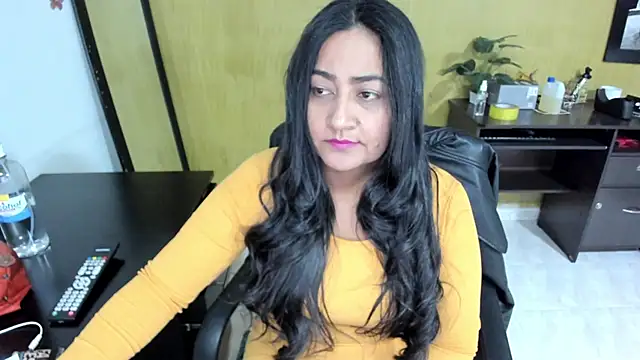 Snapshot of Adele_Sweett chatting on 01/29/25, 10:27 Adele Sweett online show from 01/29/25, 10:27