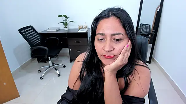 Snapshot of Adele_Sweett chatting on 02/09/25, 06:37 Adele Sweett online show from 02/09/25, 06:37