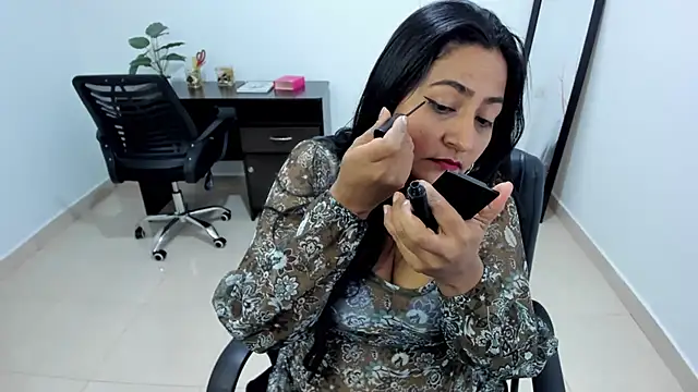 Snapshot of Adele_Sweett chatting on 02/20/25, 12:15 Adele Sweett online show from 02/20/25, 12:15