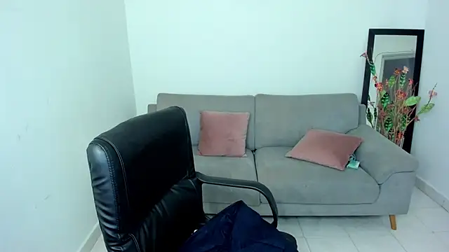 Snapshot of Adele_Sweett chatting on 11/26/25, 11:11 Adele Sweett online show from 11/26/25, 11:11