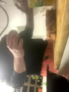 Snapshot of FrankJake99 chatting on 10/19/25, 10:43 FrankJake99 online show from 10/19/25, 10:43