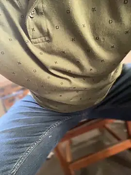 Snapshot of FrankJake99 chatting on 10/20/25, 03:34 FrankJake99 online show from 10/20/25, 03:34