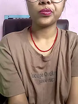 Snapshot of Sexy_Noorha chatting on 12/24/24, 04:22 Sexy Noorha online show from 12/24/24, 04:22