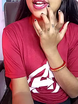 Snapshot of Sexy_Noorha chatting on 01/01/25, 02:20 Sexy Noorha online show from 01/01/25, 02:20