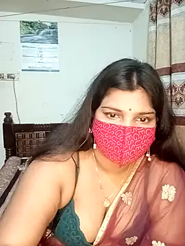 Snapshot of Hot-Angel_ chatting on 01/13/25, 01:02 Hot-Angel online show from 01/13/25, 01:02