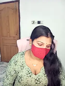 Snapshot of Hot-Angel_ chatting on 10/27/25, 01:15 Hot-Angel online show from 10/27/25, 01:15