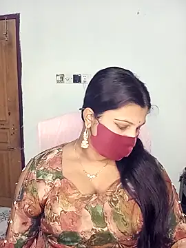 Snapshot of Hot-Angel_ chatting on 11/07/25, 03:45 Hot-Angel online show from 11/07/25, 03:45