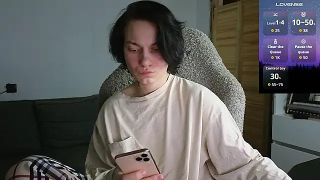 esajukyy online show from 02/17/26, 04:35