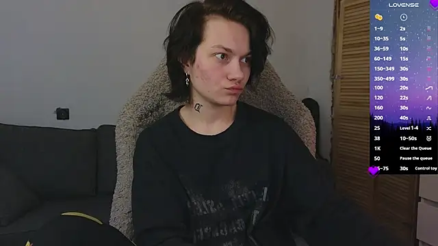 esajukyy online show from 04/11/26, 01:04