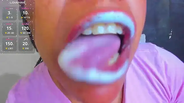 KamariaFyre online show from 10/11/25, 10:19