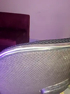 Olivia3 online show from 11/30/25, 06:45