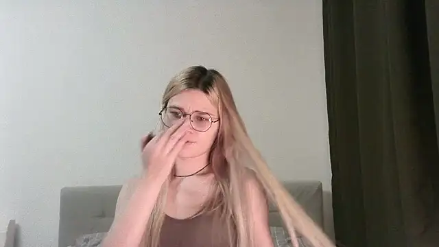 Steph Cutey online show from 12/23/24, 02:50