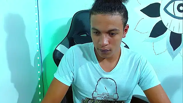 Snapshot of Black_Diamon_ chatting on 01/28/25, 07:43 Black Diamon online show from 01/28/25, 07:43