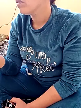 ShadiaStar online show from 11/25/25, 10:04