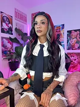 Snapshot of babylinsie chatting on 09/28/25, 04:40 babylinsie online show from 09/28/25, 04:40