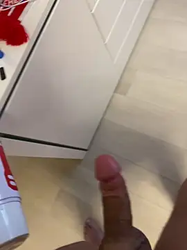 Snapshot of knudelboy2 chatting on 09/09/25, 04:17 knudelboy2 online show from 09/09/25, 04:17