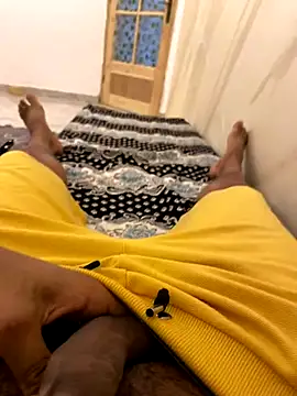 Snapshot of Lahcene chatting on 11/06/25, 06:31 Lahcene online show from 11/06/25, 06:31