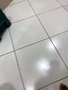 Lahcene online show from 11/17/25, 04:57