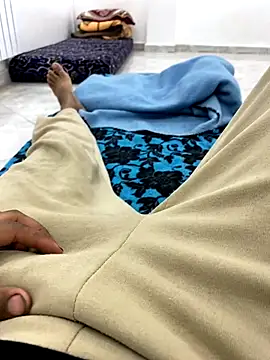 Lahcene online show from 11/18/25, 07:07