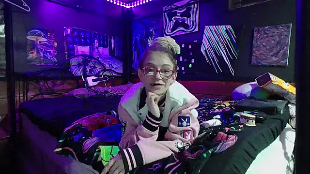 Stonermama666420 online show from 12/23/25, 06:11