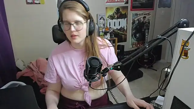 Snapshot of HannahCastle96 chatting on 01/21/25, 08:30 HannahCastle96 online show from 01/21/25, 08:30