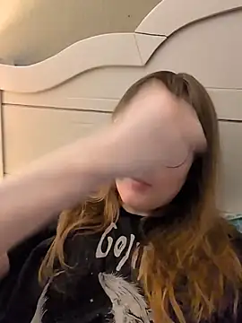 Snapshot of HannahCastle96 chatting on 10/02/25, 03:19 HannahCastle96 online show from 10/02/25, 03:19