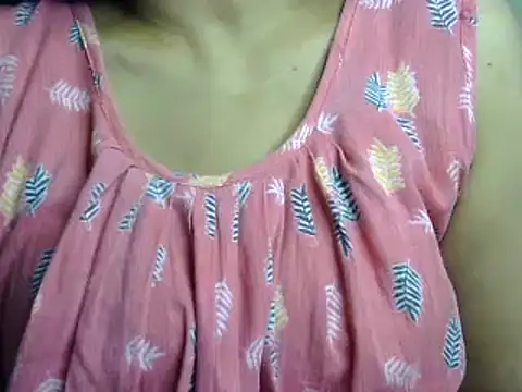 Snapshot of Suhana-sapna chatting on 01/10/25, 04:30 Suhana-sapna online show from 01/10/25, 04:30